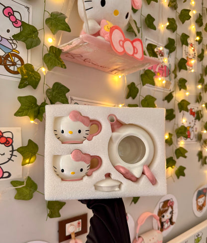 Hello Kitty Tea Set
