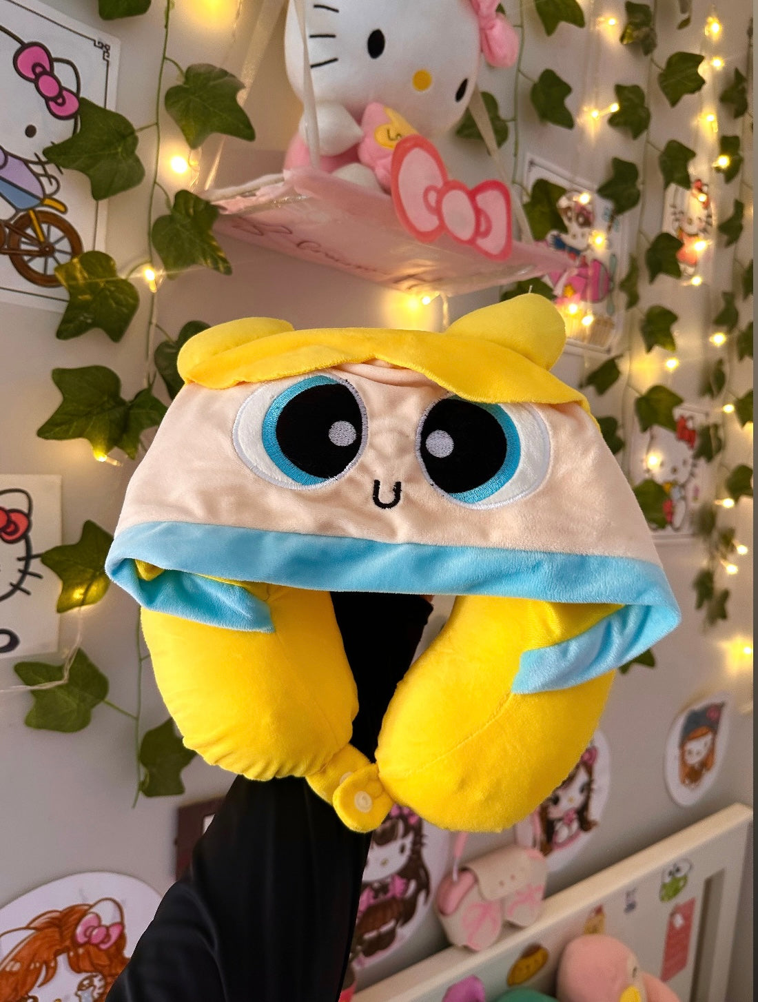 Bubbles 2-in-1 Hooded Neck Pillow